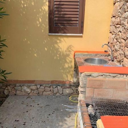 Villa Maveda, Un Dammuso Immerso Nel Verde Lampedusa Exterior photo
