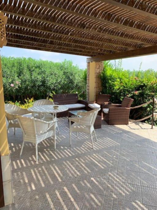 Villa Maveda, Un Dammuso Immerso Nel Verde Lampedusa Exterior photo