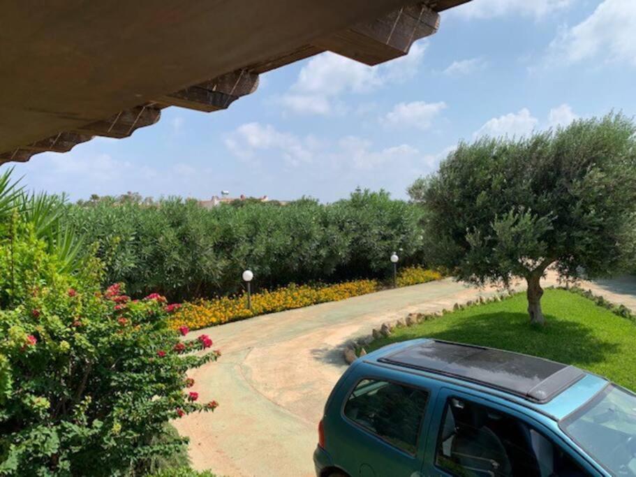 Villa Maveda, Un Dammuso Immerso Nel Verde Lampedusa Exterior photo